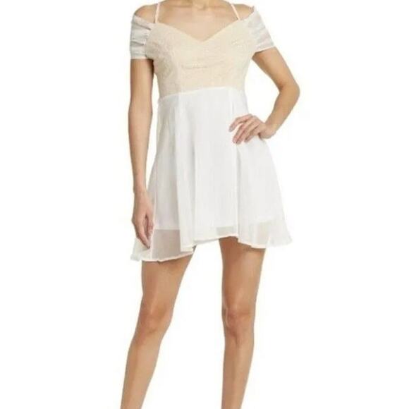 Area Stars Dresses & Skirts - Area Stars Womens Dress Cali Two Tone Pindot Dress Size M